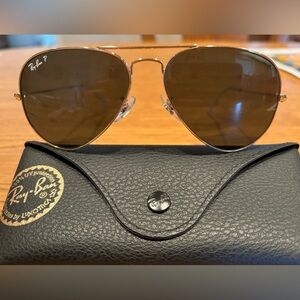 Like new RayBan aviator classic sunglasses